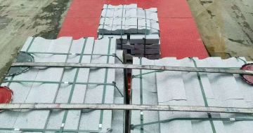 德州 芝麻白仿形加直形路沿石出货日常