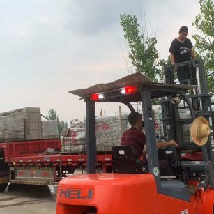 德州 黄金麻冰裂纹，地铺石装车