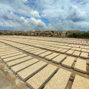 德州 黄金麻花岗岩荔枝面地铺石防护中