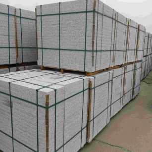 德州 白麻花岗岩石材荔枝面地铺石（300*600*50）