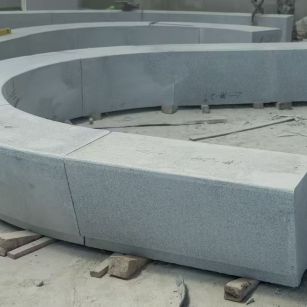 德州 芝麻白花岗岩光面弧形坐凳