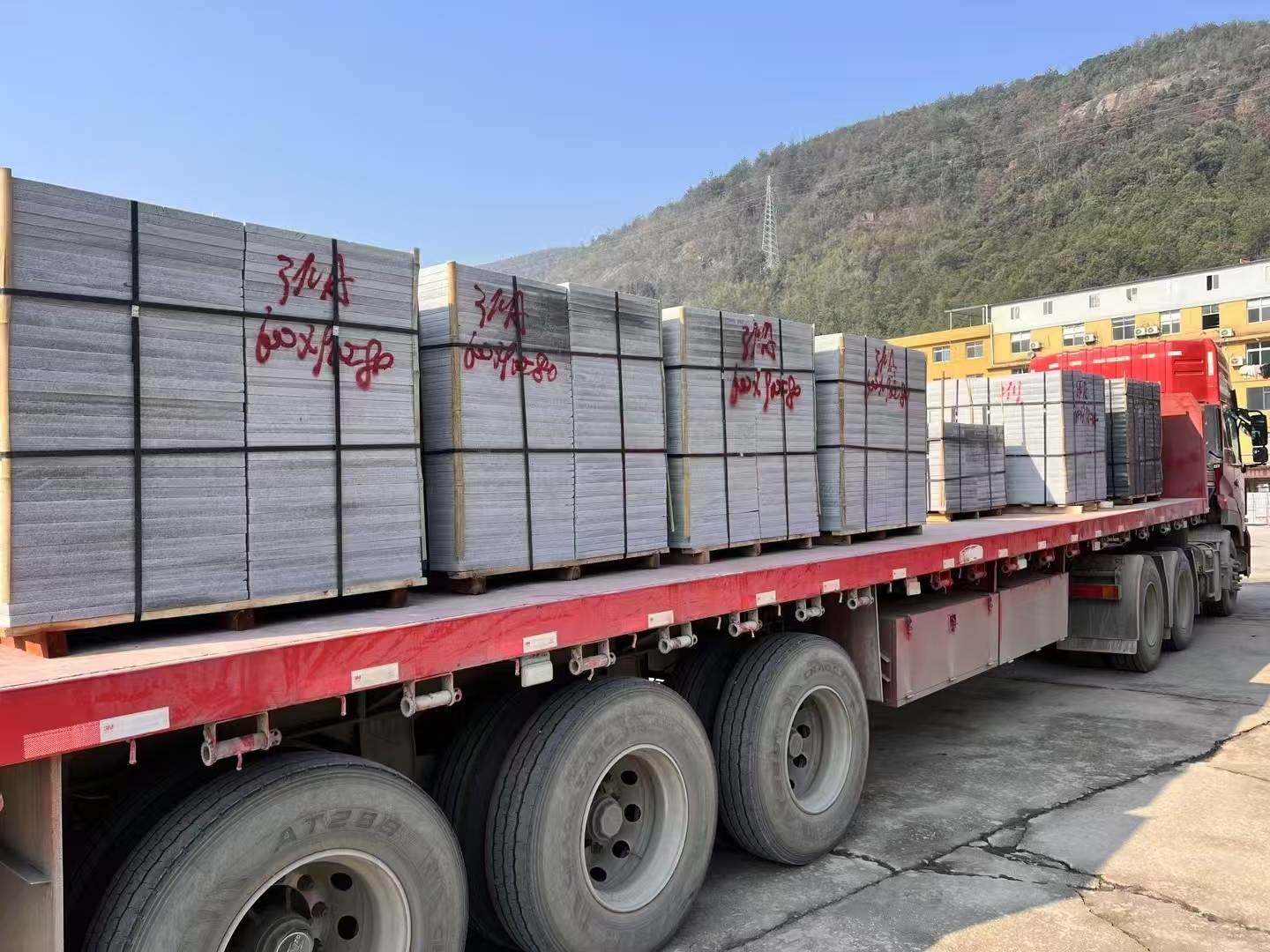 德州 芝麻灰地铺石出货日常