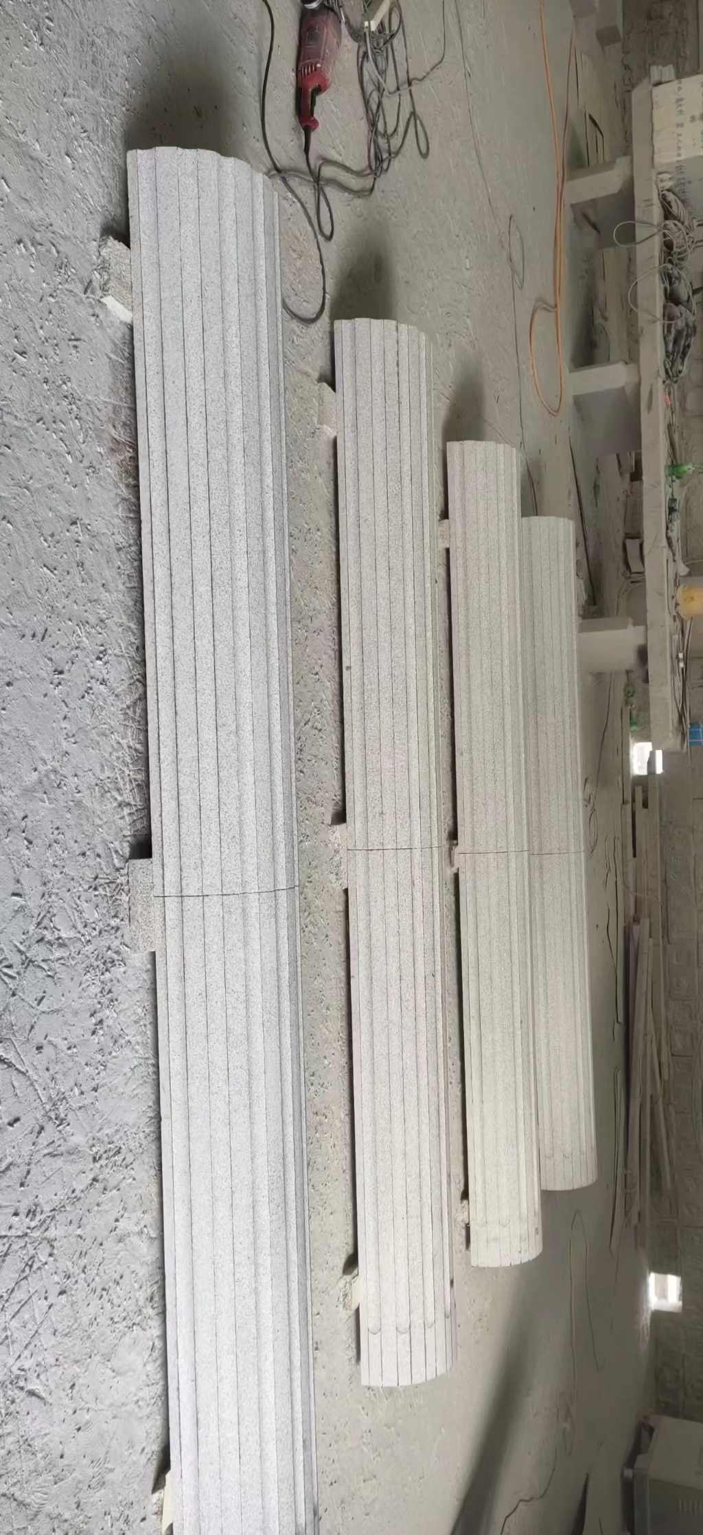 德州 花岗岩厂家带你看白麻花岗岩门楼大柱柱皮