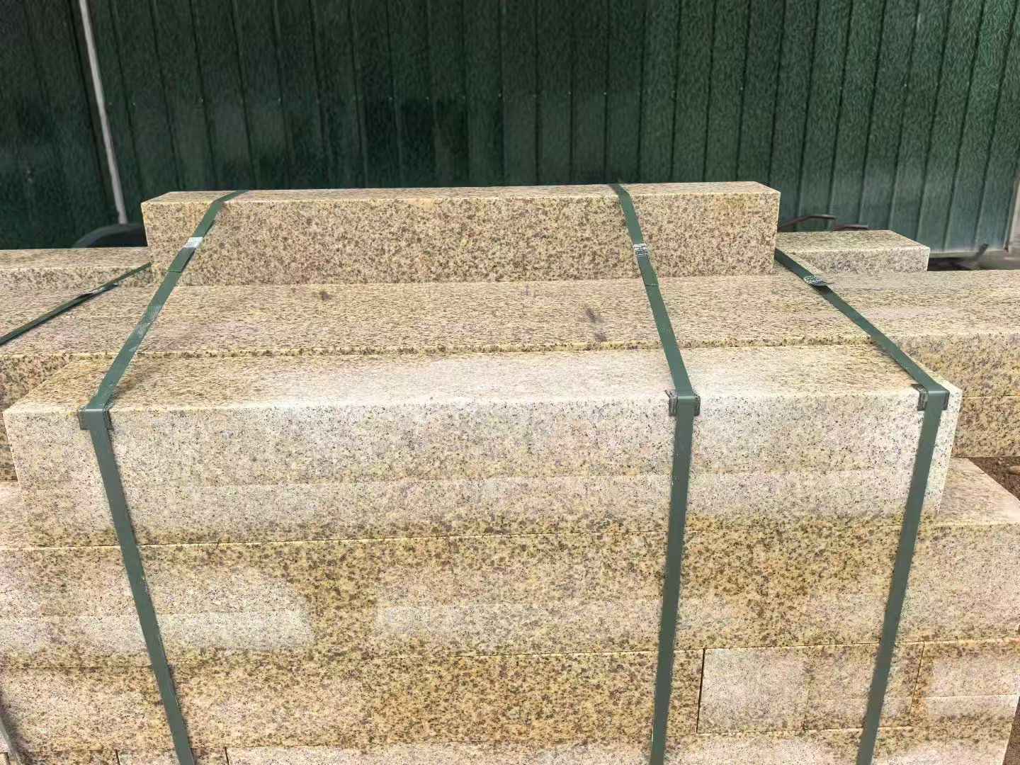 德州 黄金麻花岗岩石材机切面栏杆料半成品