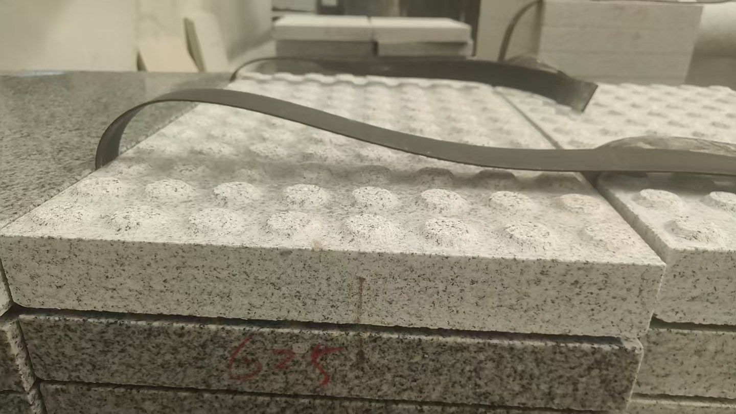 德州 芝麻白花岗岩6.0公分荔枝面五轴加工雕刻盲点