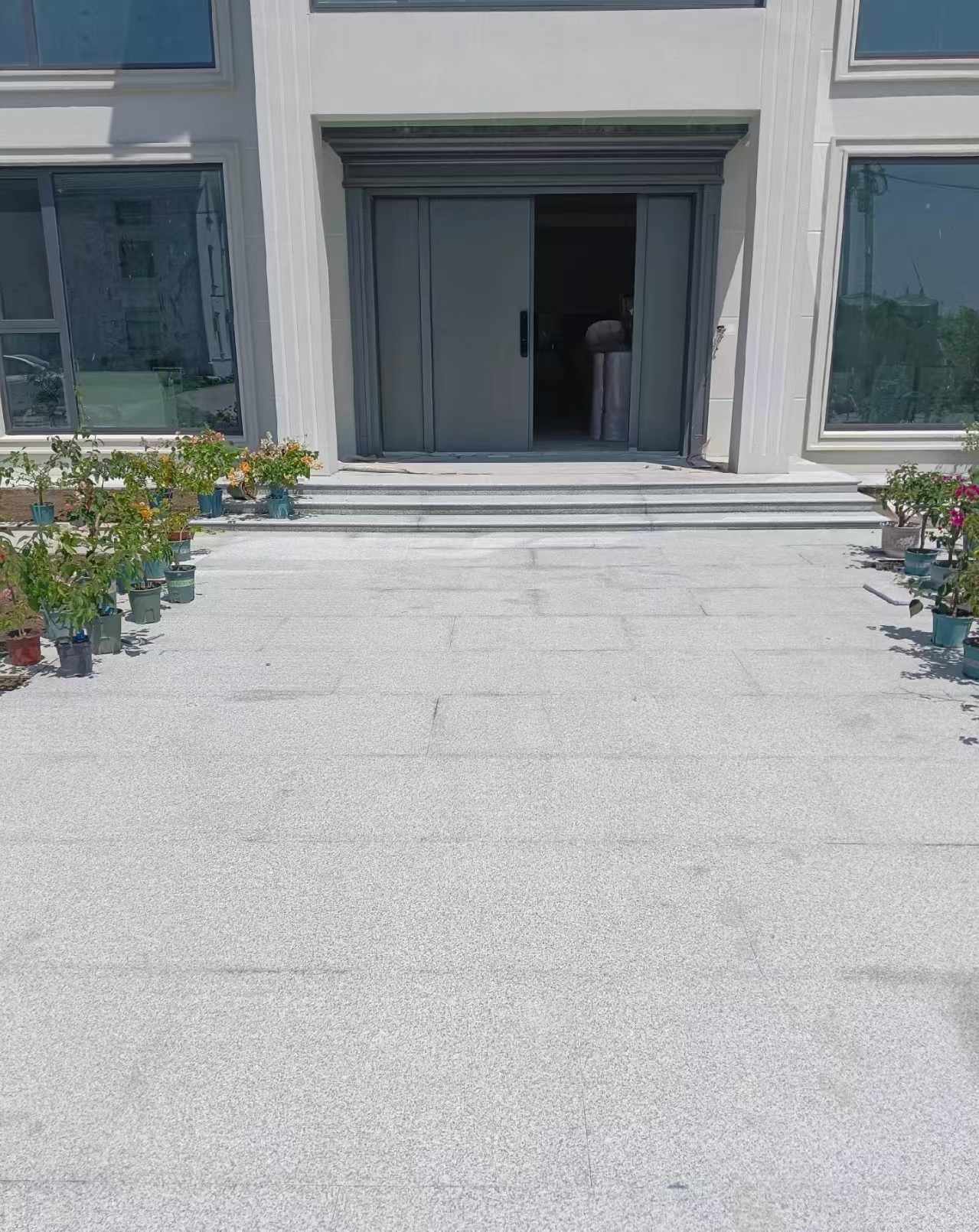 德州 芝麻白花岗岩地铺石地面铺装