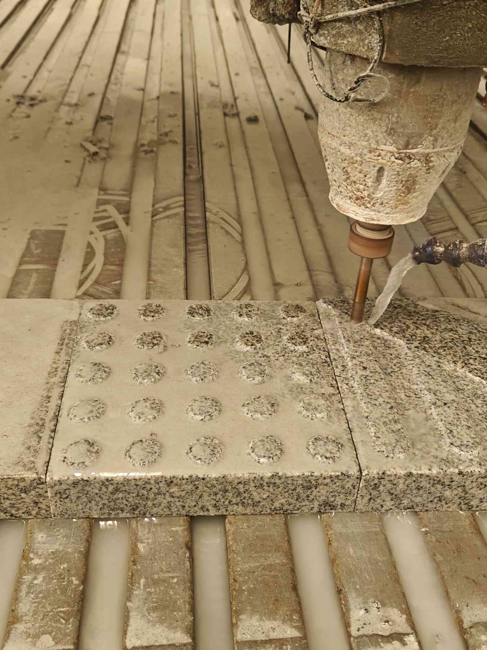 德州 芝麻白花岗岩石材盲人石、盲道石、盲点石