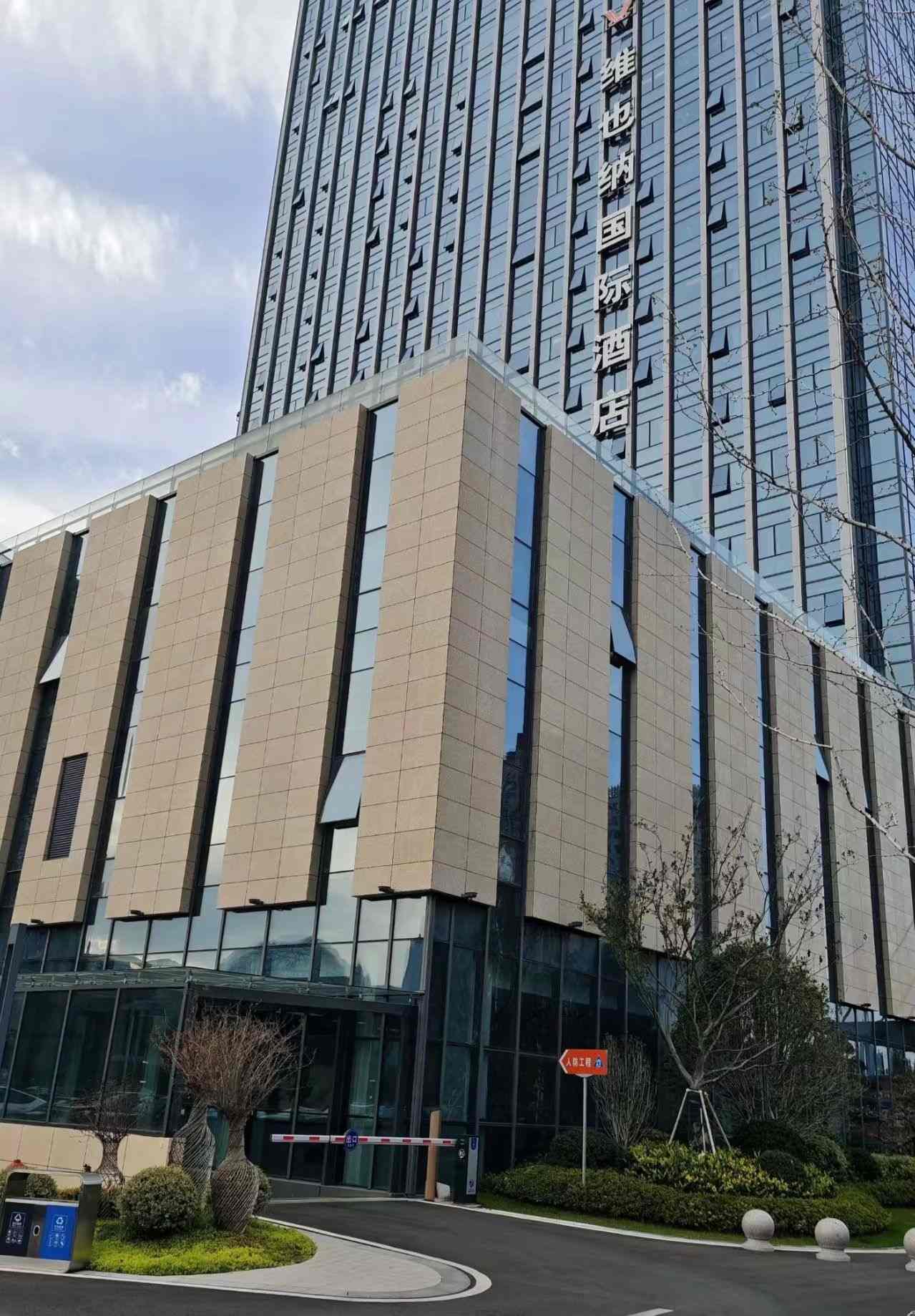 德州 黄金麻花岗岩外墙干挂