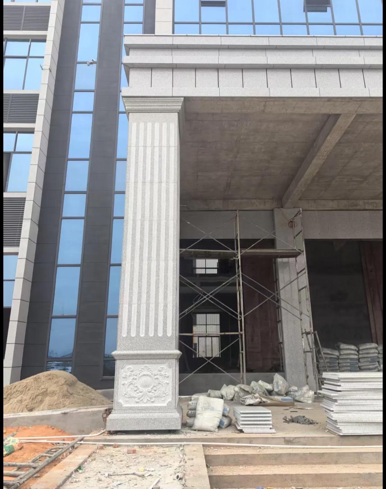 德州 芝麻白光面花岗岩门楼大柱（罗马柱）配雕花底座