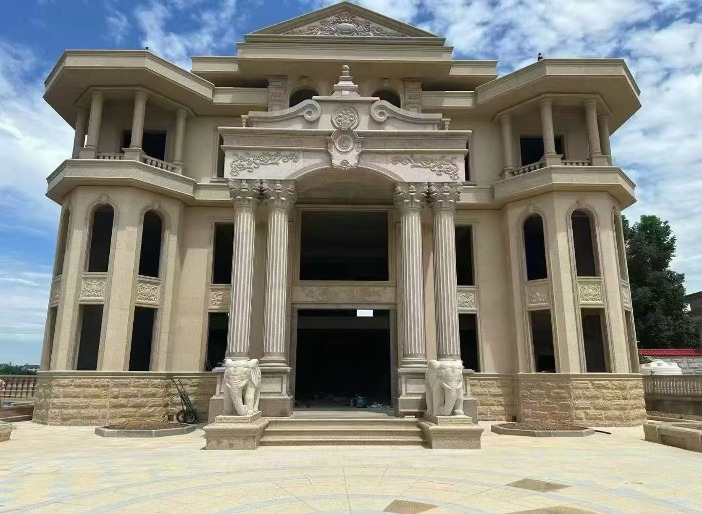 德州 黄金麻别墅外墙干挂，大柱，大象，蘑菇石，雕花板