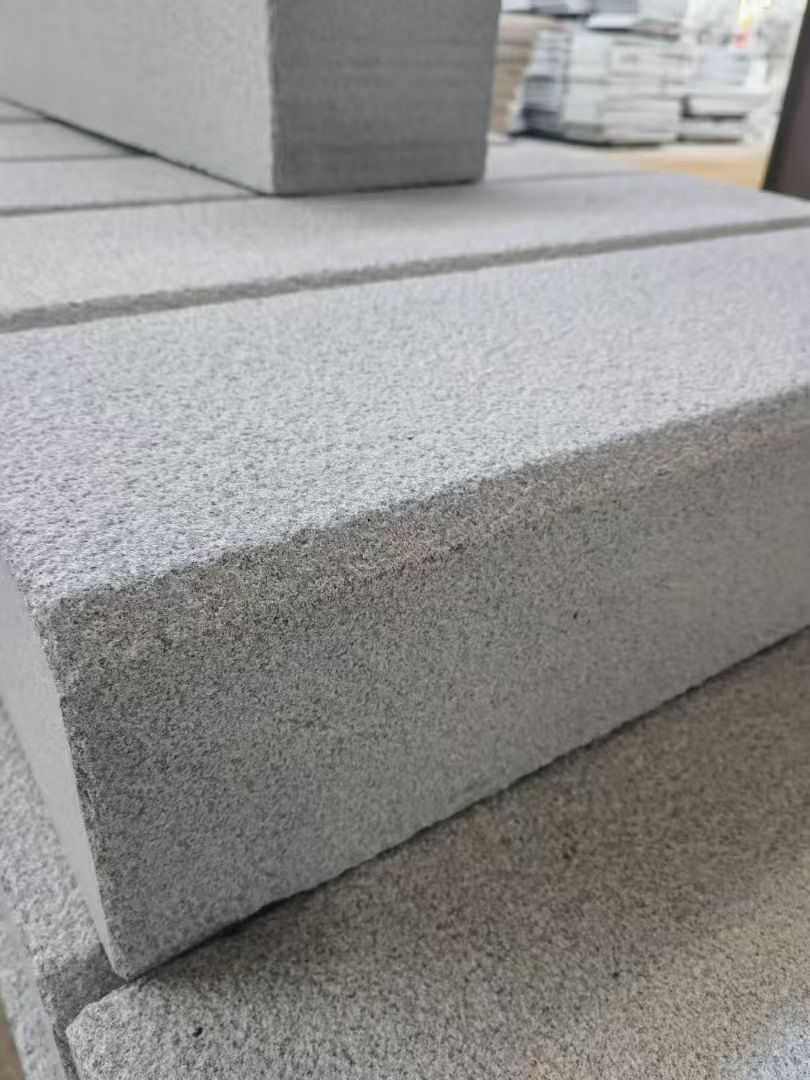 德州 芝麻灰荔枝面路沿石