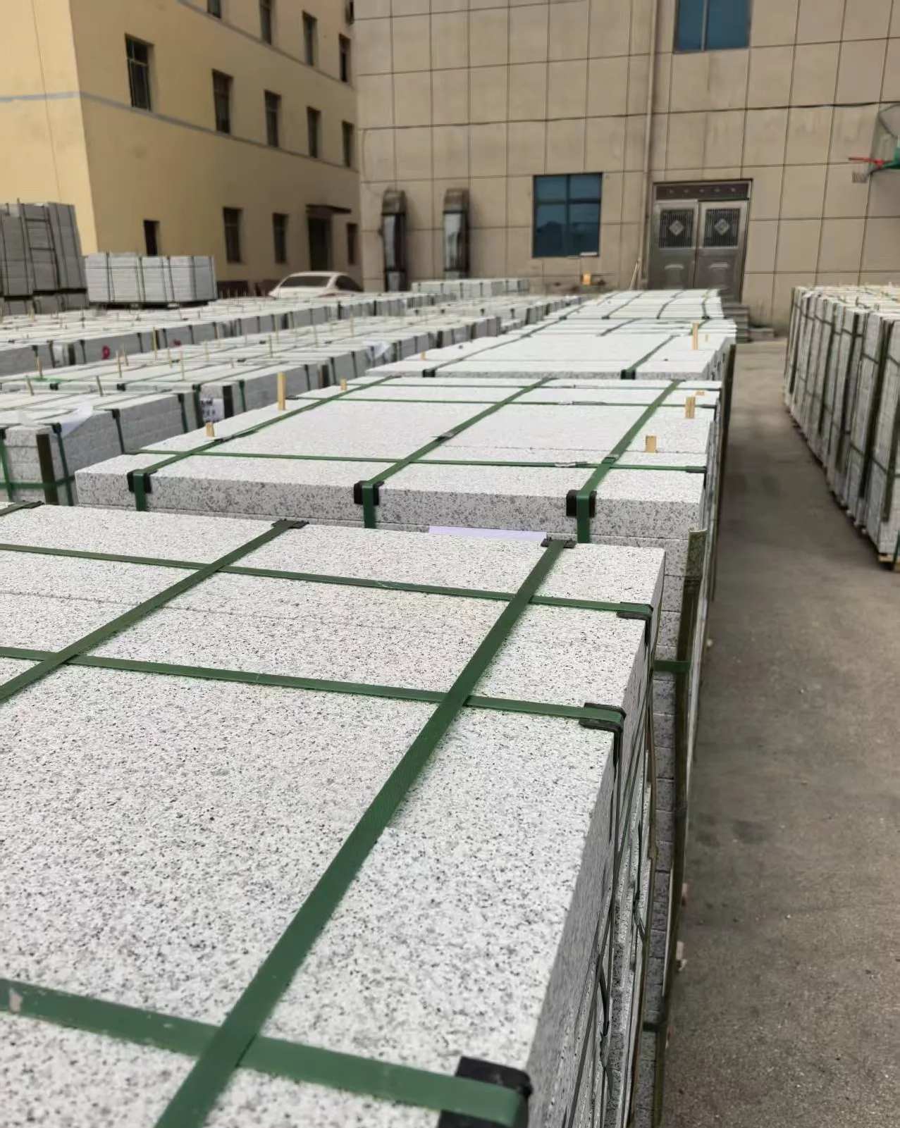 德州 白麻花岗岩5.0公分荔枝面地铺石