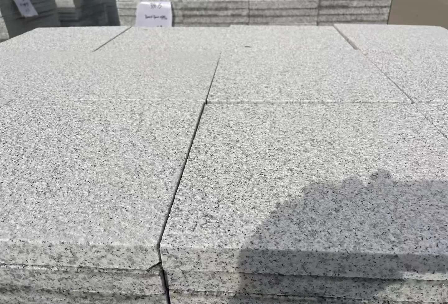 德州 白麻花岗岩石材推荐 荔枝面地铺石