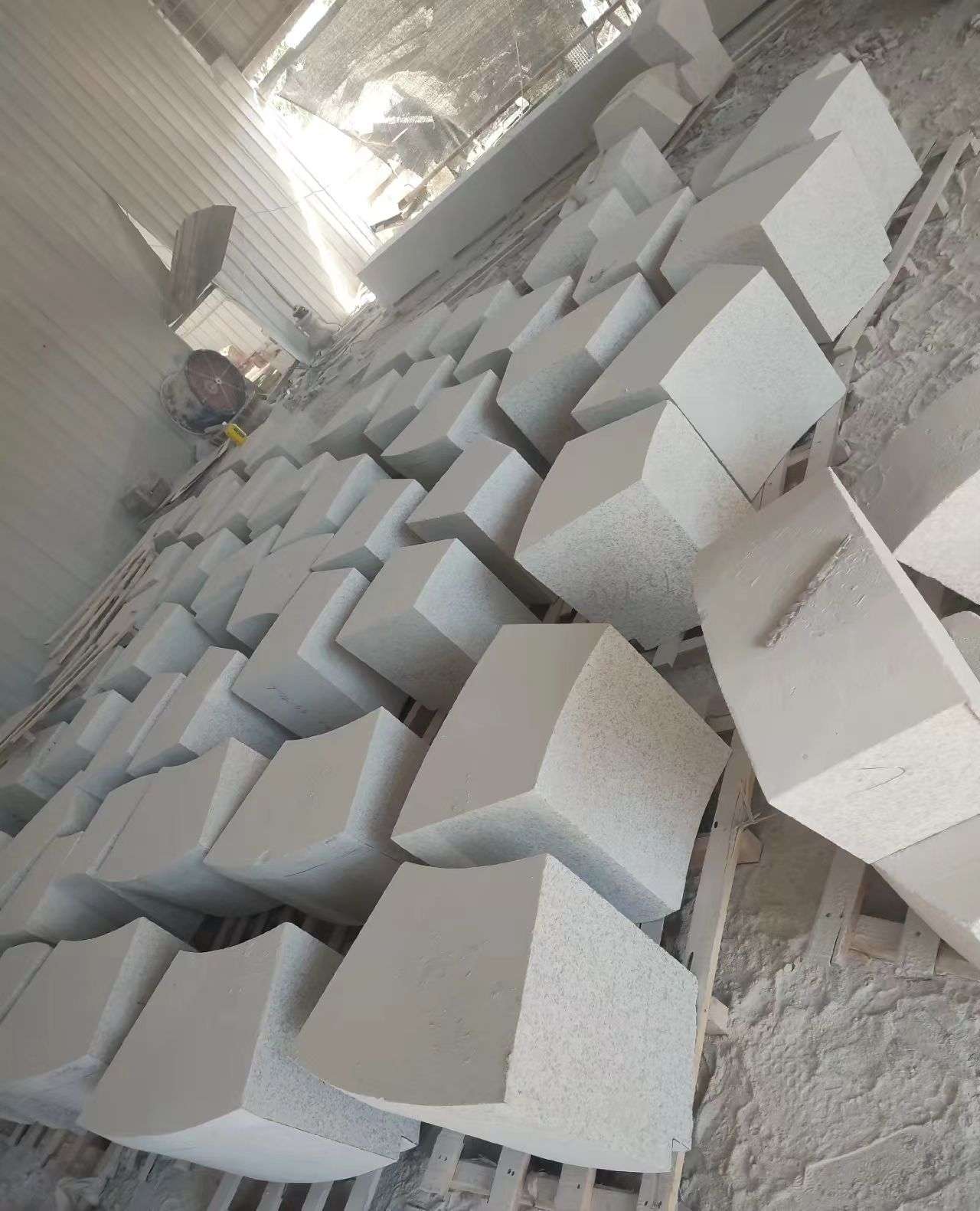 德州 白麻花岗岩异形坐凳