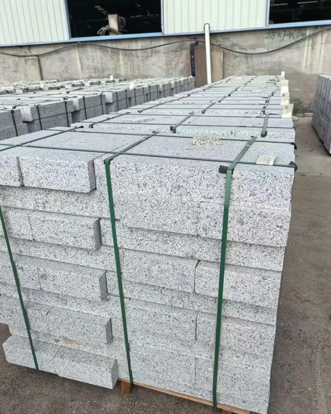 德州 白麻花岗岩路沿石，弧形路沿石，道牙石，马路牙子，界石，路缘石，平沿石，直岩石，平缘石等